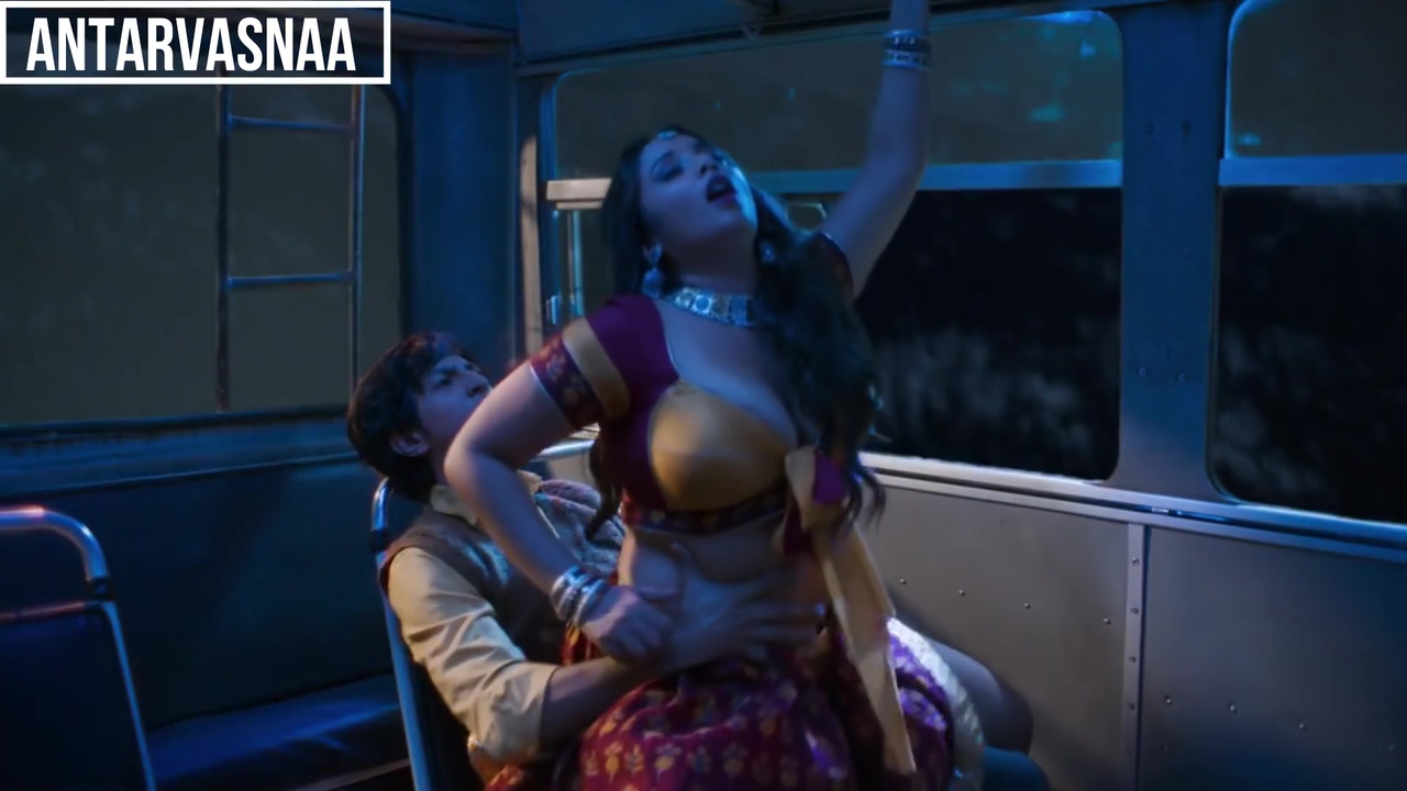 Voyeur in Bus Indian Porno foto's